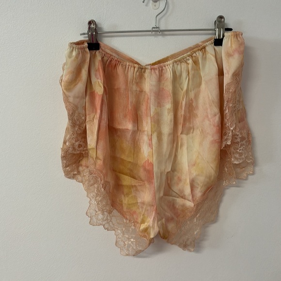 Free People Sleep shorts - Picture 3 of 3